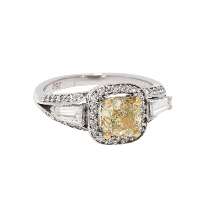 Ring mit Diamant ca. 1 ct, fancy light-fancy yellow/SI3  