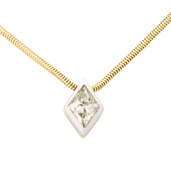  Diamantanhänger in Rautenform 0,96 ct. an Schlangenkette, 