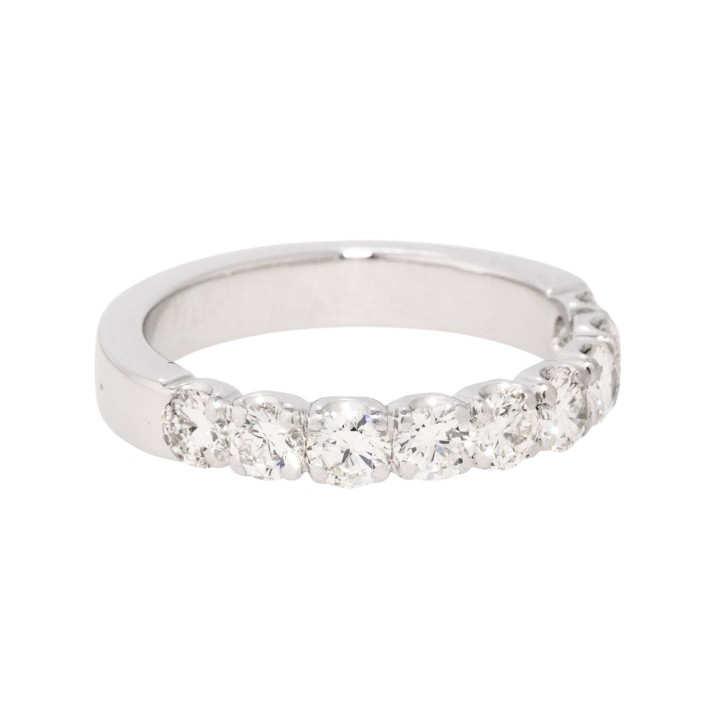Memoirering mit 9 Brillanten zus. ca. 1,30 ct,  