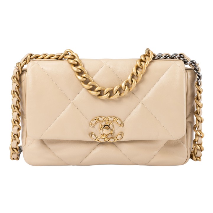 CHANEL Umhängetasche '19', akt. NP.: 6.650,-€. 