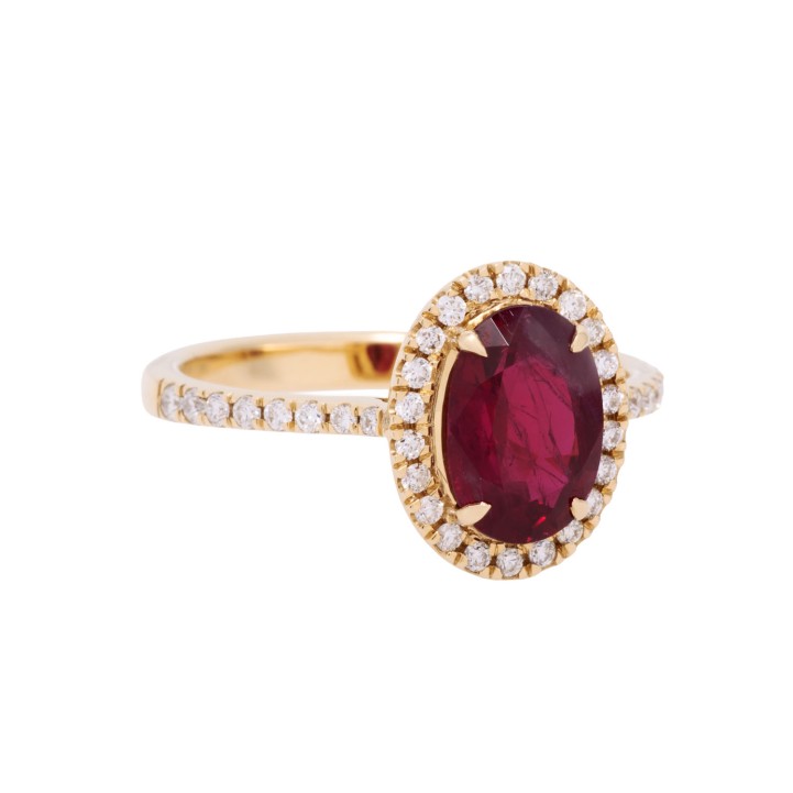 Klassischer Ring mit  taubenblutrotem Burma-Rubin 1,978 ct.  