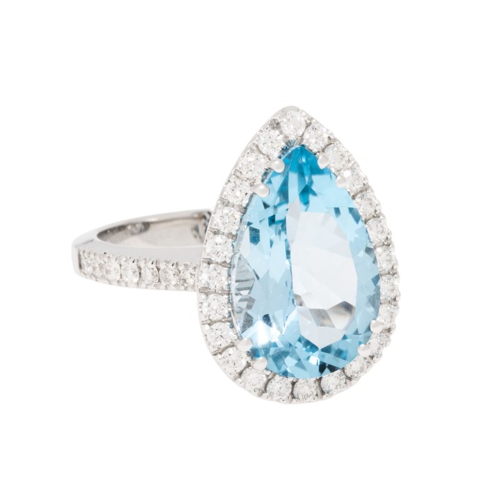 Eleganter Ring mit 1 Blautopas Tropfen 6,58 ct. und Brillanten von zus. 0,70 ct. 
