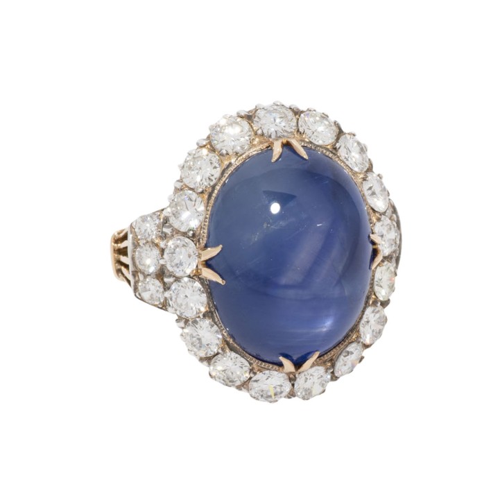 Ring mit Saphircabochon von ca, 17 ct  