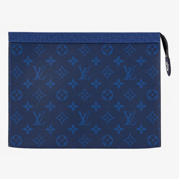LOUIS VUITTON Pochette 'POCHETTE VOYAGE MM TAIGARAMA'.  