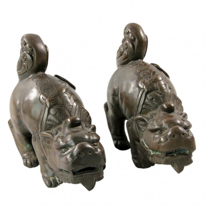 Ein Paar Foh-Hunde aus Bronze. CHINA, 1. Hälfte 20. Jh. 