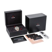 morepic-7