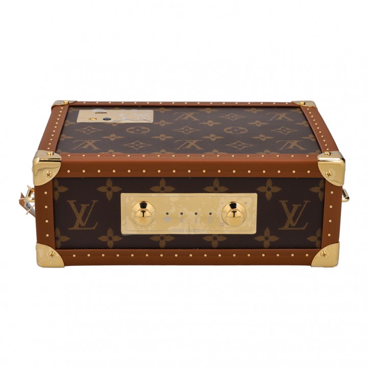 Sold at Auction: Louis Vuitton, LOUIS VUITTON Lautsprecher SPEAKER TRUNK PM .