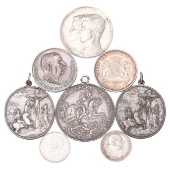 Kleines gemischtes Münz und Medaillen Lot. 8 Stück.